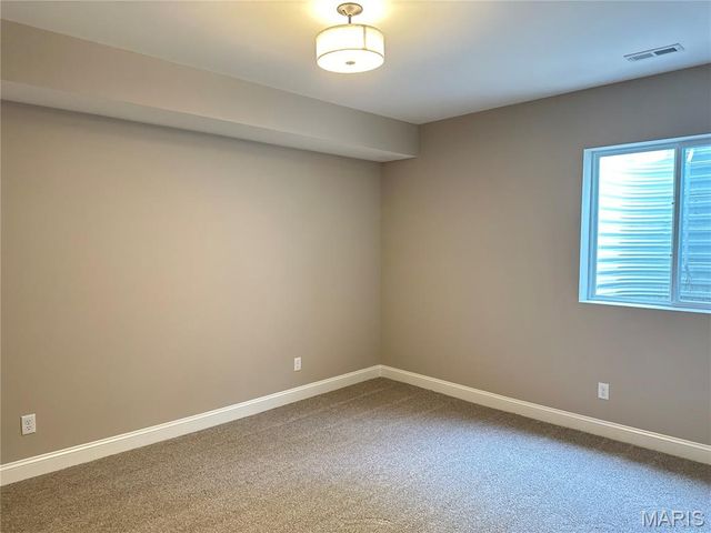 8737 Magdalen Avenue, St Louis, MO 63144