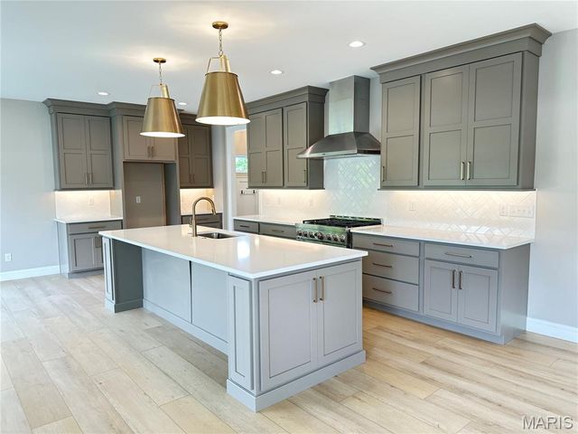 8737 Magdalen Avenue, St Louis, MO 63144