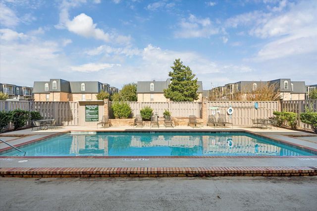 2400 N Braeswood Boulevard 301, Houston, TX 77030