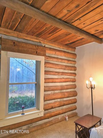 1249 Sharp Rd, Speedwell, TN 37870