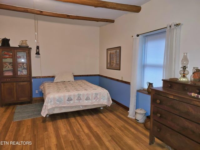 1249 Sharp Rd, Speedwell, TN 37870