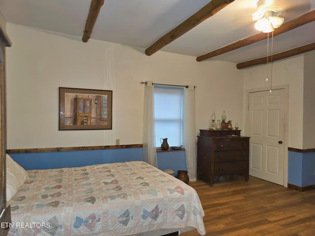 1249 Sharp Rd, Speedwell, TN 37870