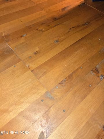 1249 Sharp Rd, Speedwell, TN 37870