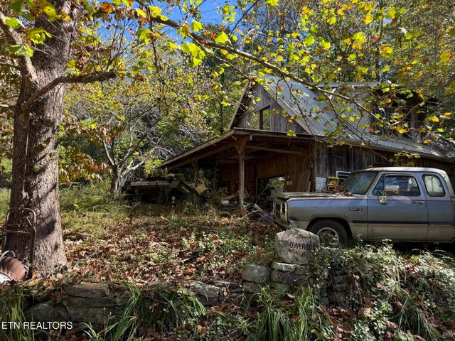 1249 Sharp Rd, Speedwell, TN 37870