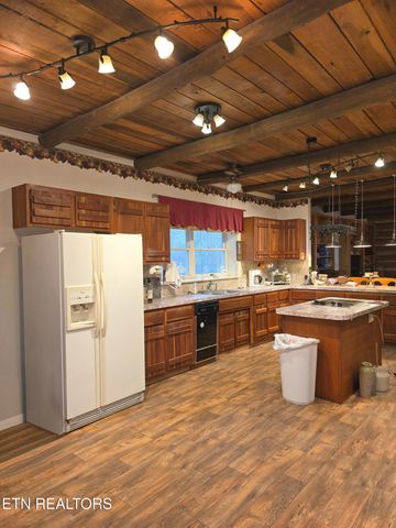 1249 Sharp Rd, Speedwell, TN 37870