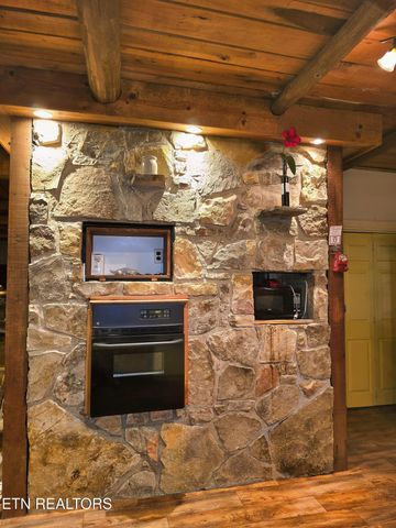 1249 Sharp Rd, Speedwell, TN 37870