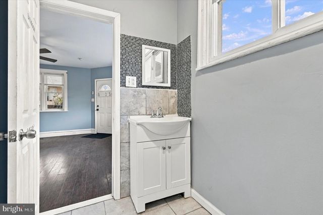 5500 ANGORA TER, Philadelphia, PA 19143