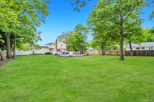 277 Magnolia Drive, Selden, NY 11784