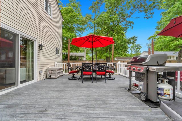277 Magnolia Drive, Selden, NY 11784