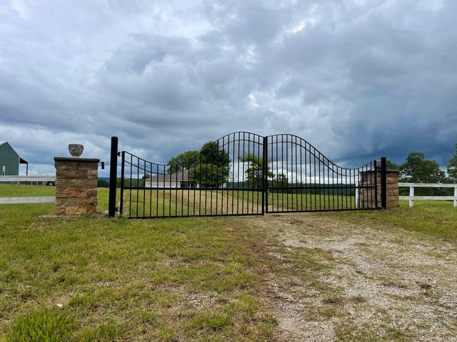 22017 E State Highway 76, Ava, MO 65608