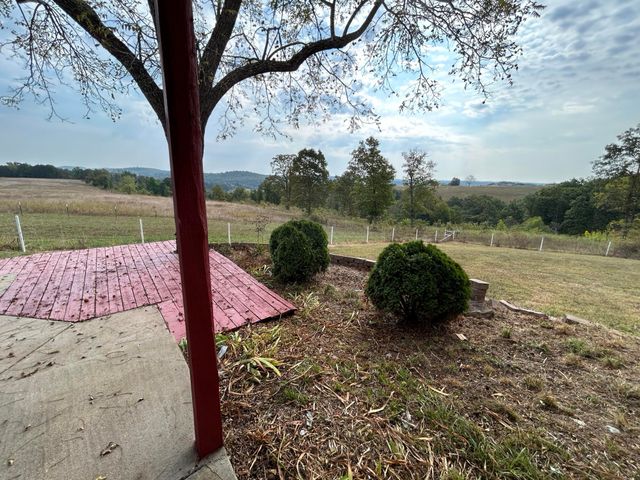 22017 E State Highway 76, Ava, MO 65608