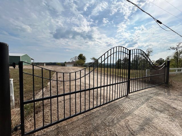 22017 E State Highway 76, Ava, MO 65608