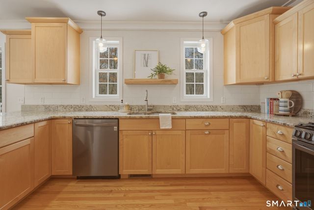 27 Amanda Way, Tolland, CT 06084