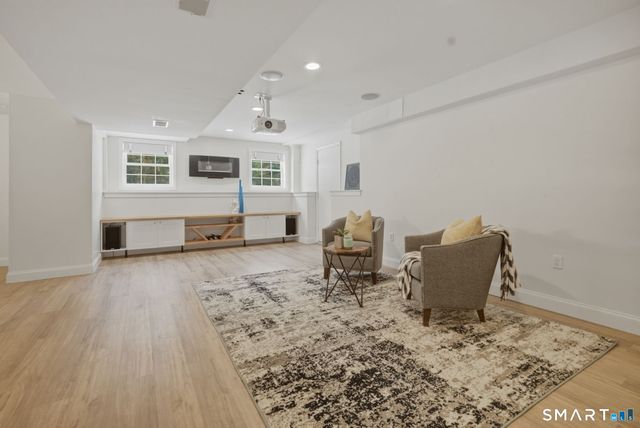 27 Amanda Way, Tolland, CT 06084