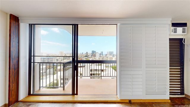 1560 Thurston Avenue 801, Honolulu, HI 96822