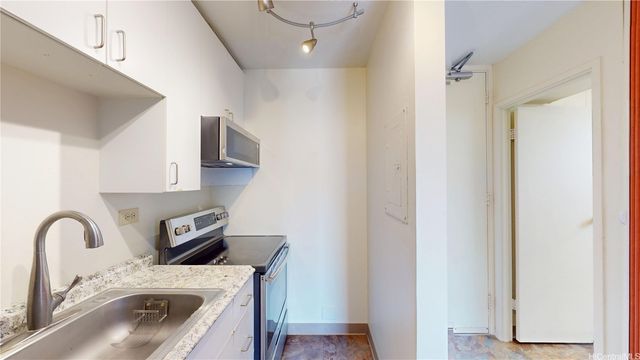 1560 Thurston Avenue 801, Honolulu, HI 96822