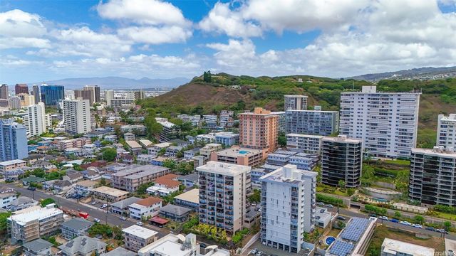 1560 Thurston Avenue 801, Honolulu, HI 96822