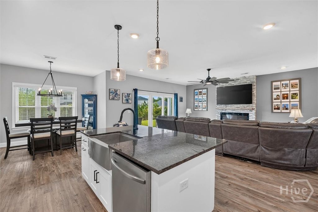 Image 20 of property listing at 14 Sweet Grass Lane, Richmond Hill, GA 31324
