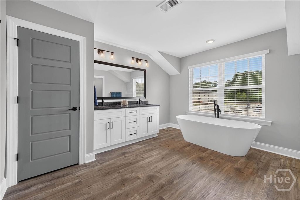 Image 27 of property listing at 14 Sweet Grass Lane, Richmond Hill, GA 31324