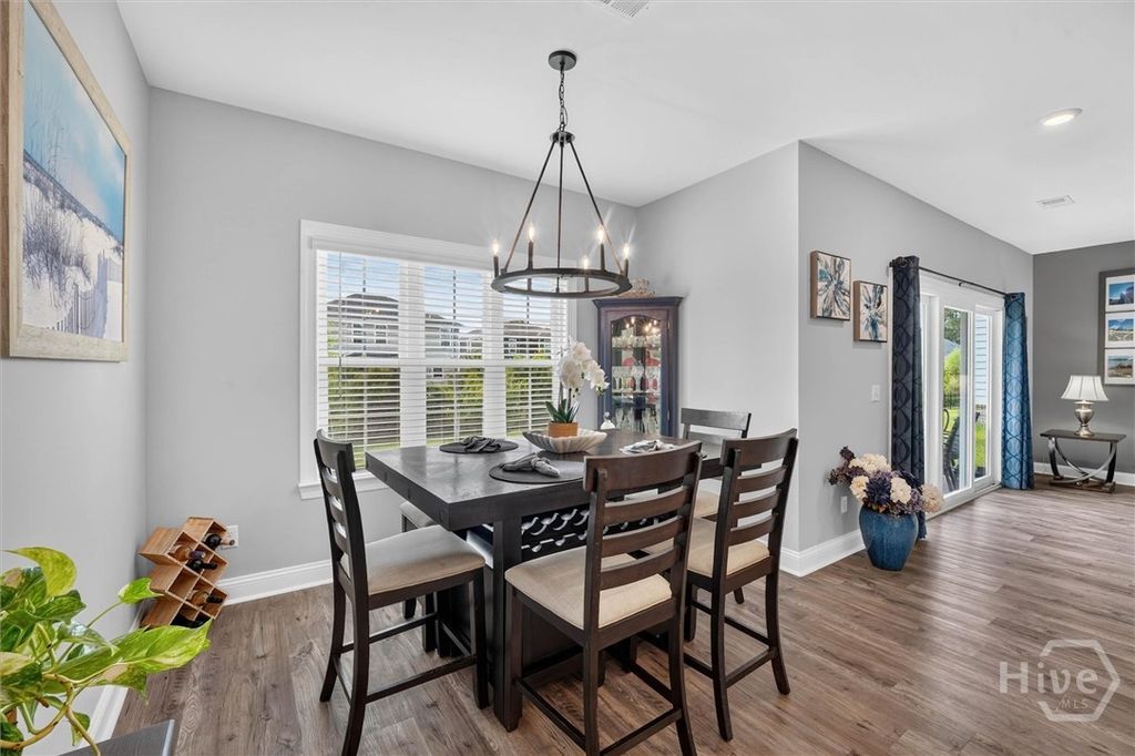Image 5 of property listing at 14 Sweet Grass Lane, Richmond Hill, GA 31324