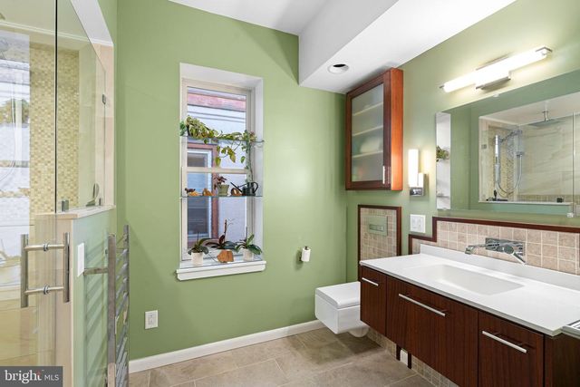 2437 BROWN ST, Philadelphia, PA 19130
