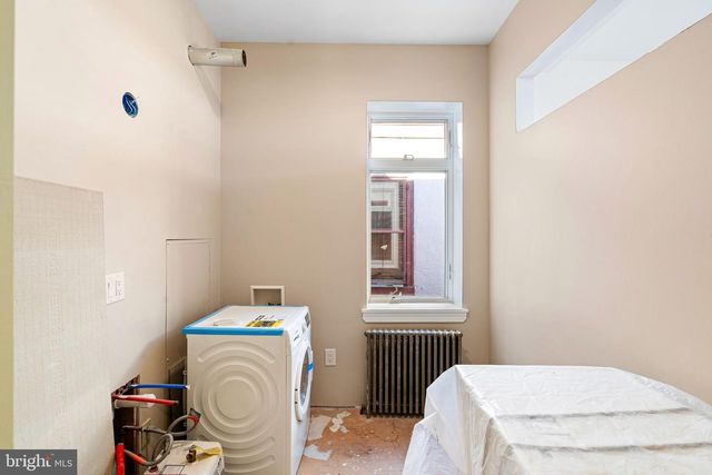 2437 BROWN ST, Philadelphia, PA 19130