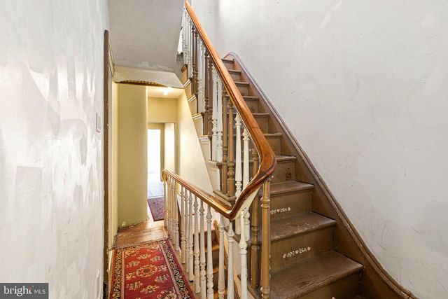 2437 BROWN ST, Philadelphia, PA 19130