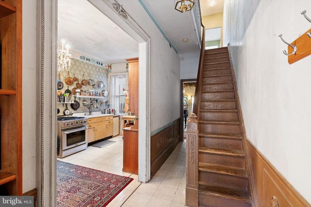 2437 BROWN ST, Philadelphia, PA 19130