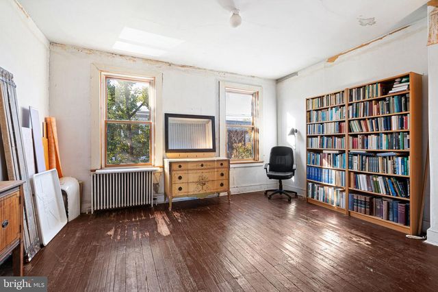 2437 BROWN ST, Philadelphia, PA 19130