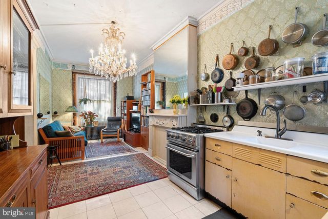 2437 BROWN ST, Philadelphia, PA 19130