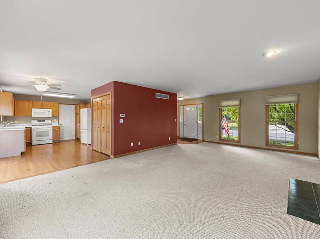 129 Devonshire Drive, Dekalb, IL 60115