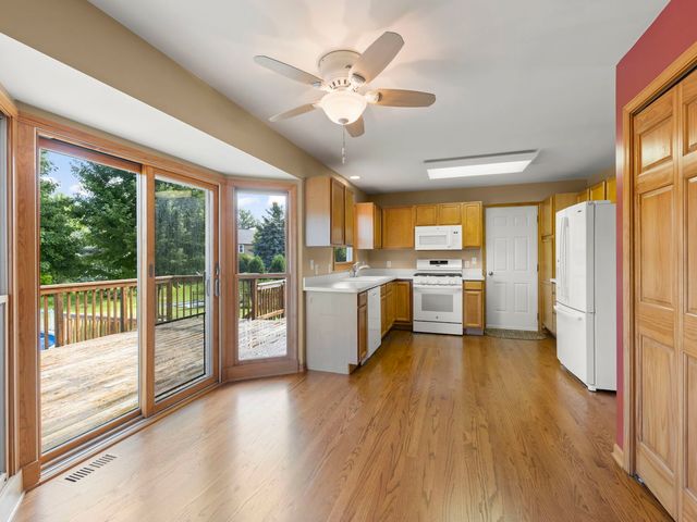 129 Devonshire Drive, Dekalb, IL 60115