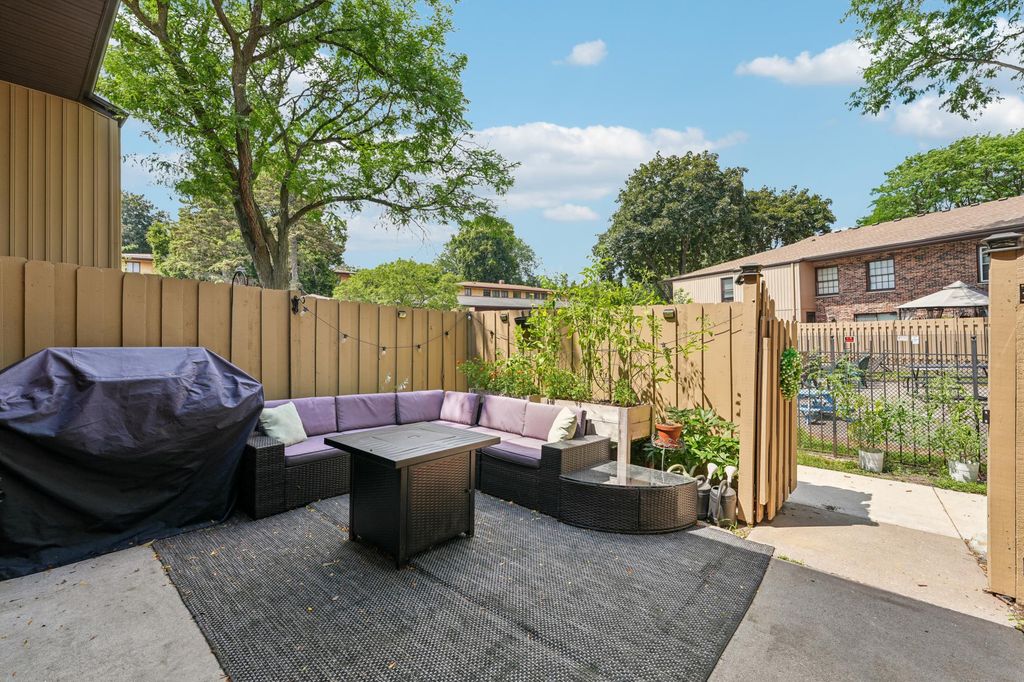 2411 Unity Avenue N, Golden Valley, MN 55422 — photo 3