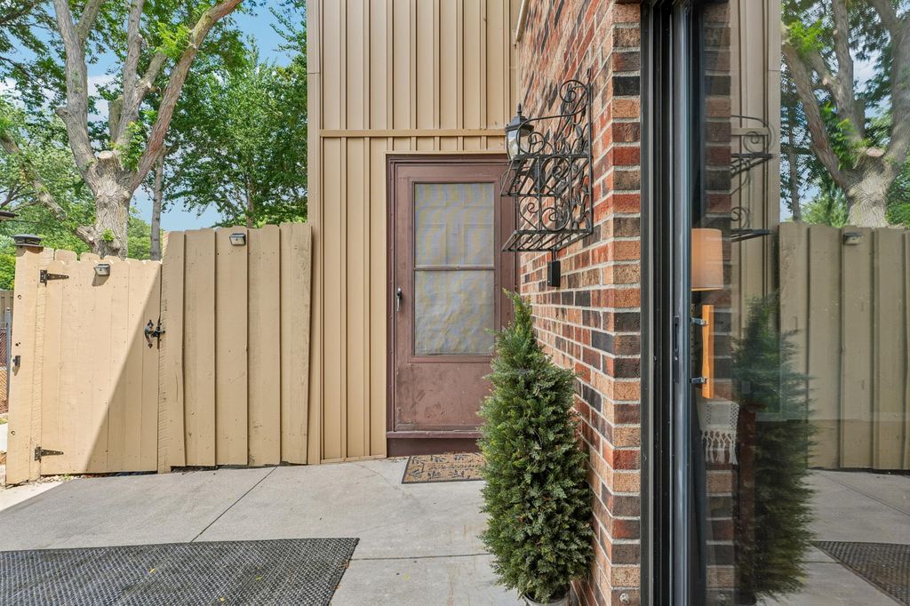 2411 Unity Avenue N, Golden Valley, MN 55422 — photo 5