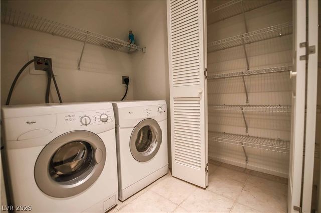 8255 Las Vegas Boulevard 819, Las Vegas, NV 89123