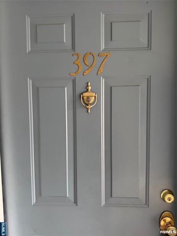 397 Poets Way 397, Mahwah, NJ 07430