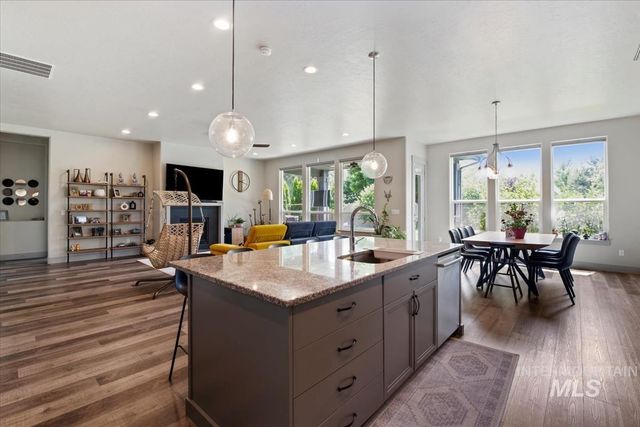 2883 E Mores Trail Dr., Meridian, ID 83642