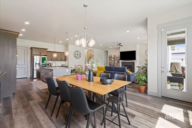 2883 E Mores Trail Dr., Meridian, ID 83642