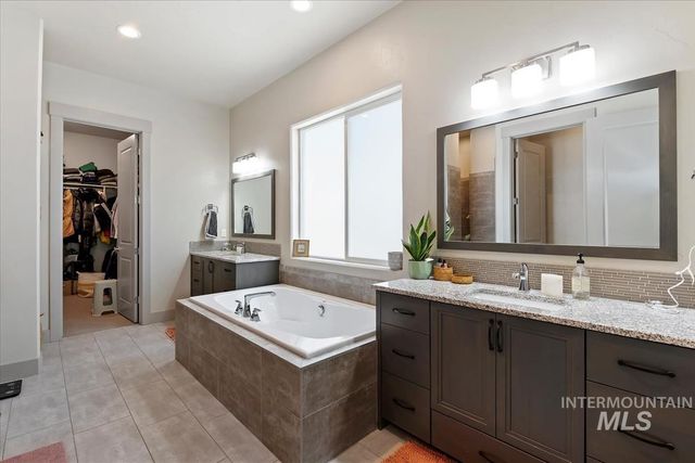 2883 E Mores Trail Dr., Meridian, ID 83642