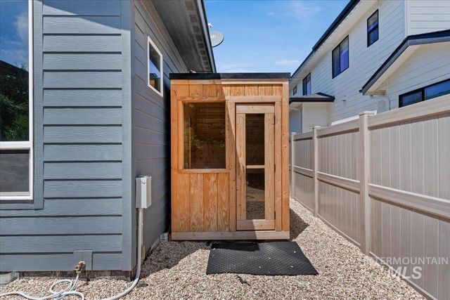 2883 E Mores Trail Dr., Meridian, ID 83642
