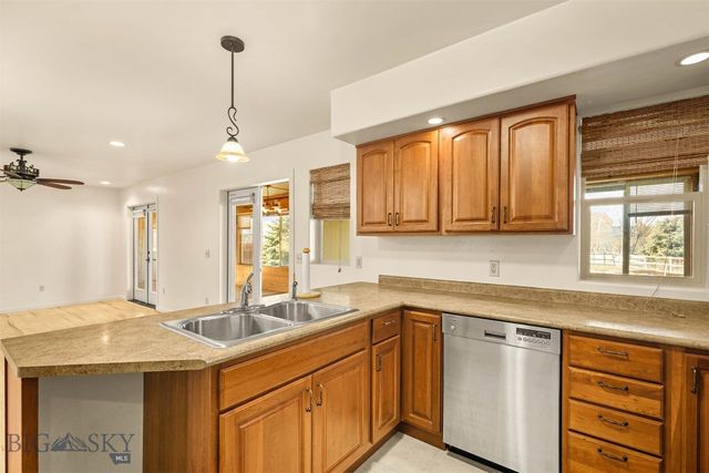 321 E Tobiano Trail, Belgrade, MT 59714