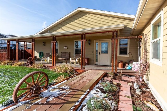 321 E Tobiano Trail, Belgrade, MT 59714