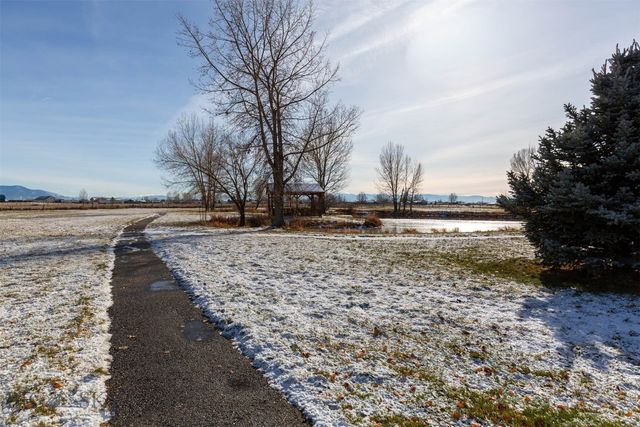 321 E Tobiano Trail, Belgrade, MT 59714