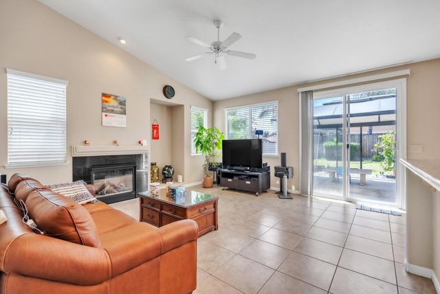 9516 Grasmeer Way, Elk Grove, CA 95624