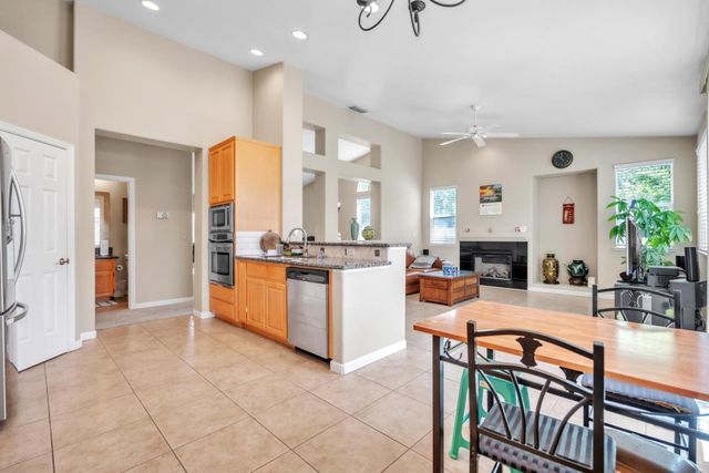 9516 Grasmeer Way, Elk Grove, CA 95624