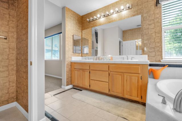 9516 Grasmeer Way, Elk Grove, CA 95624