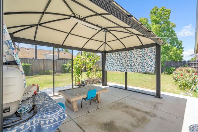 9516 Grasmeer Way, Elk Grove, CA 95624