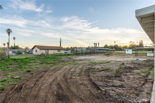 20265 Woodward, Perris, CA 92570