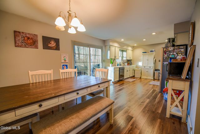 4 Hobbs Lane, Moreau, NY 12803