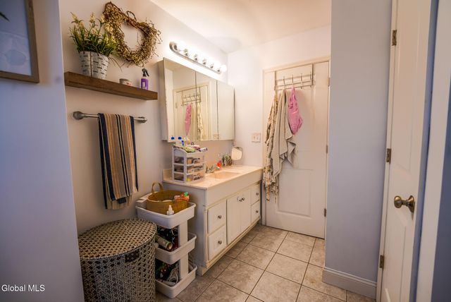 4 Hobbs Lane, Moreau, NY 12803